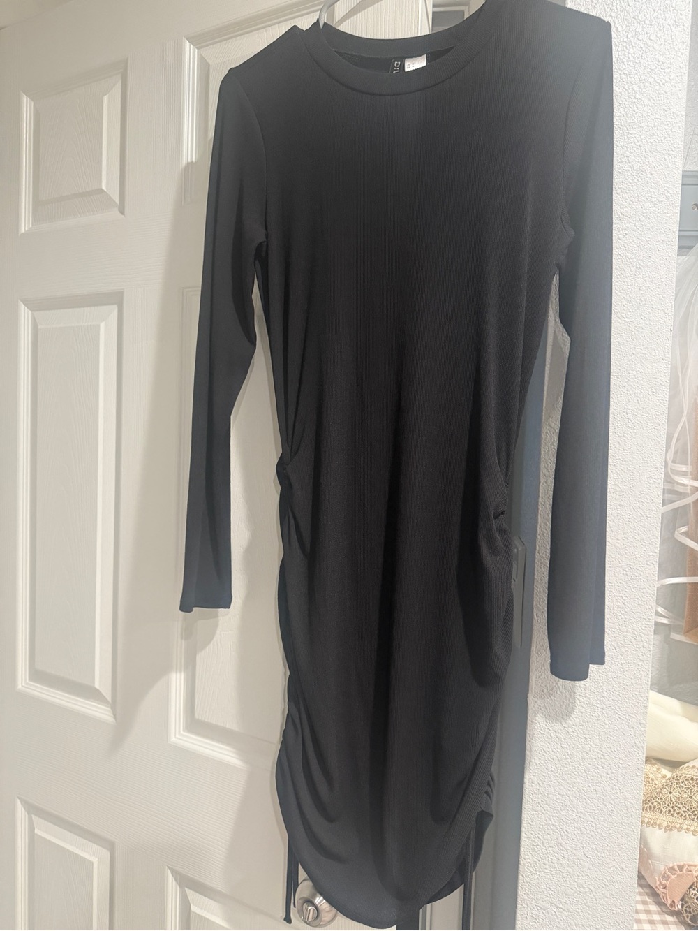 H&M Black Long-Sleeve Ruched Side Dress